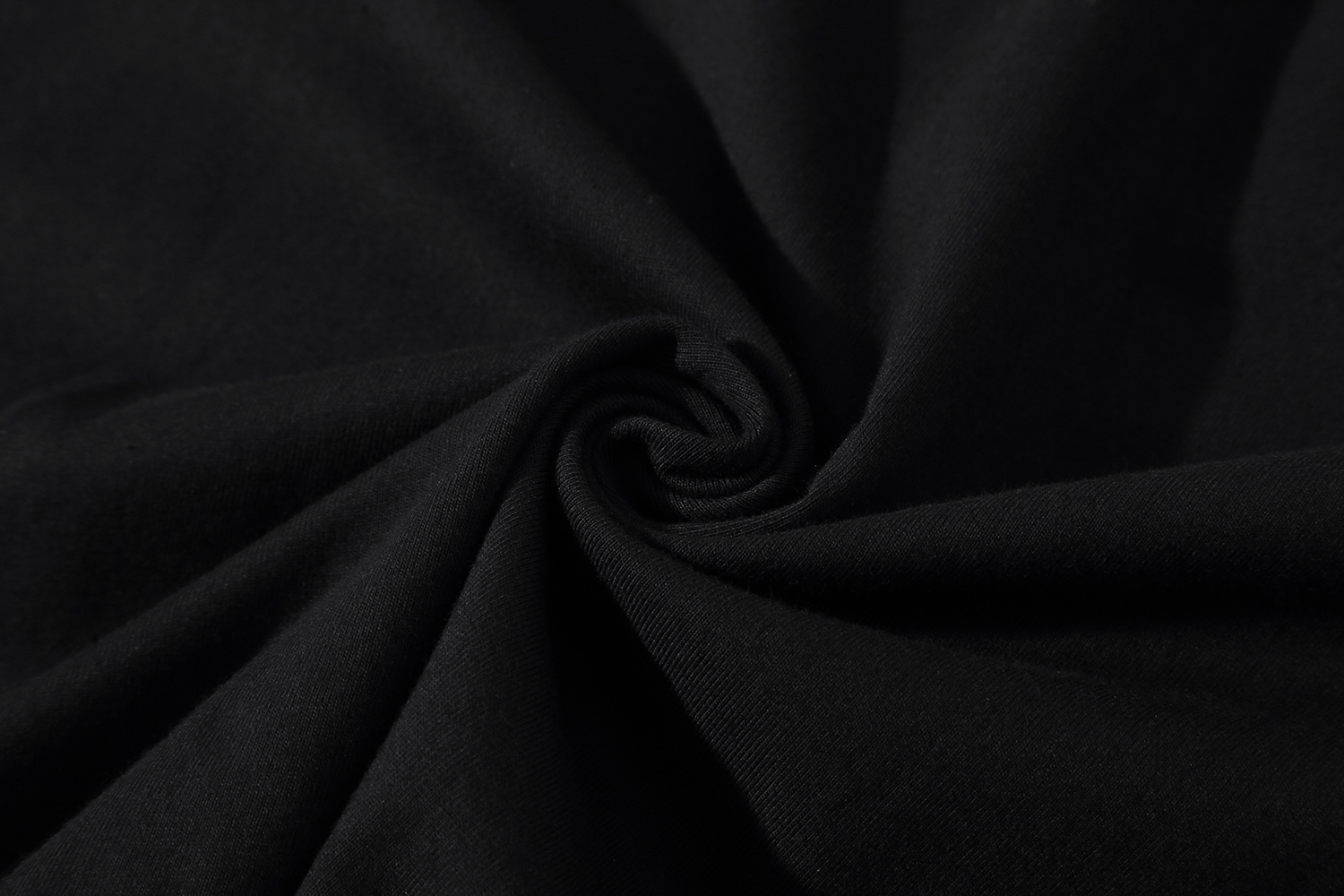 紡織人熬過了淡季，卻死在了旺季！