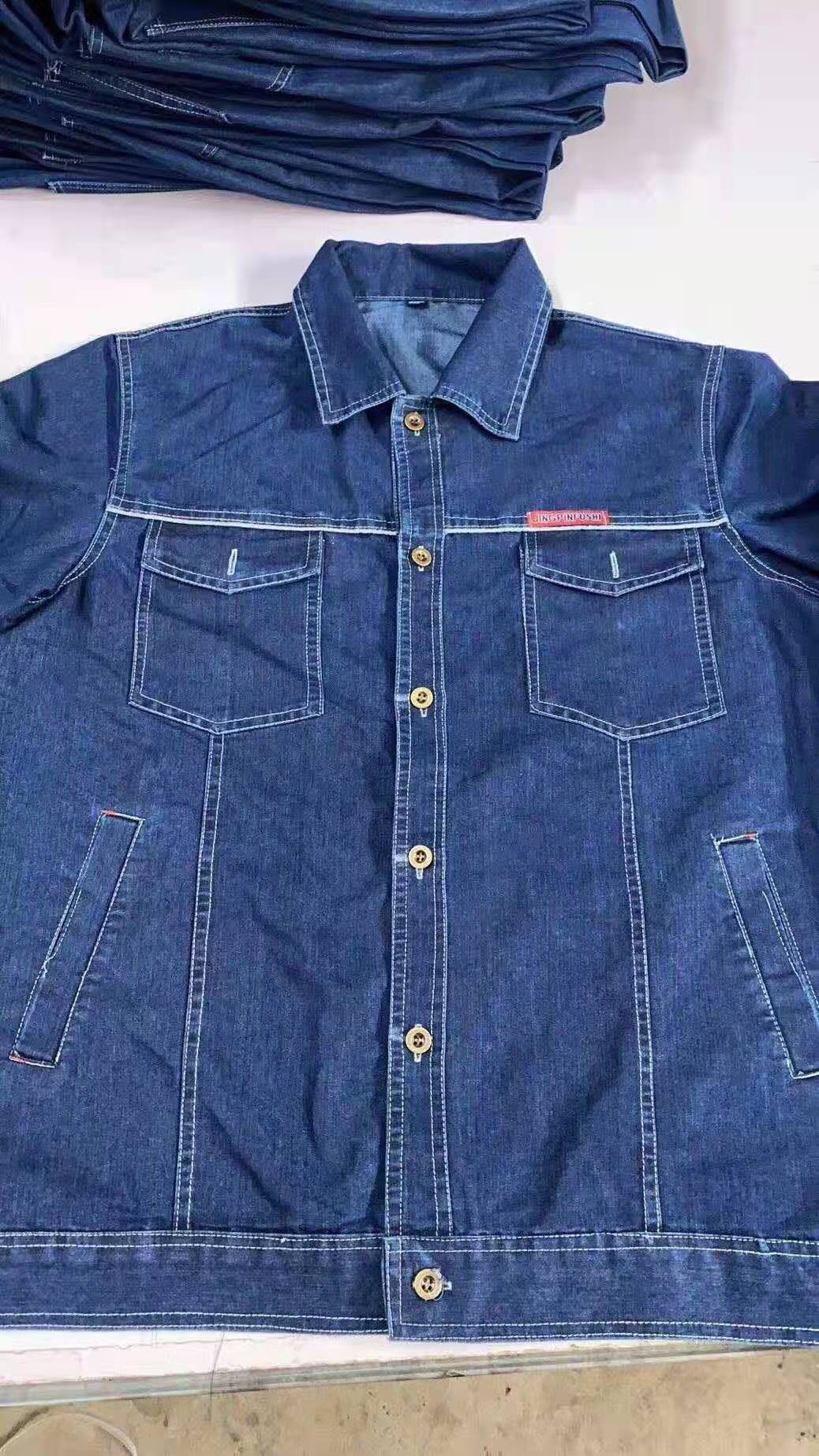 牛仔服能否做為工作服？