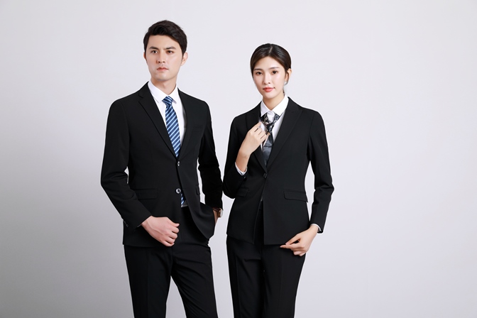 工作服抵工資，誰家規(guī)矩？