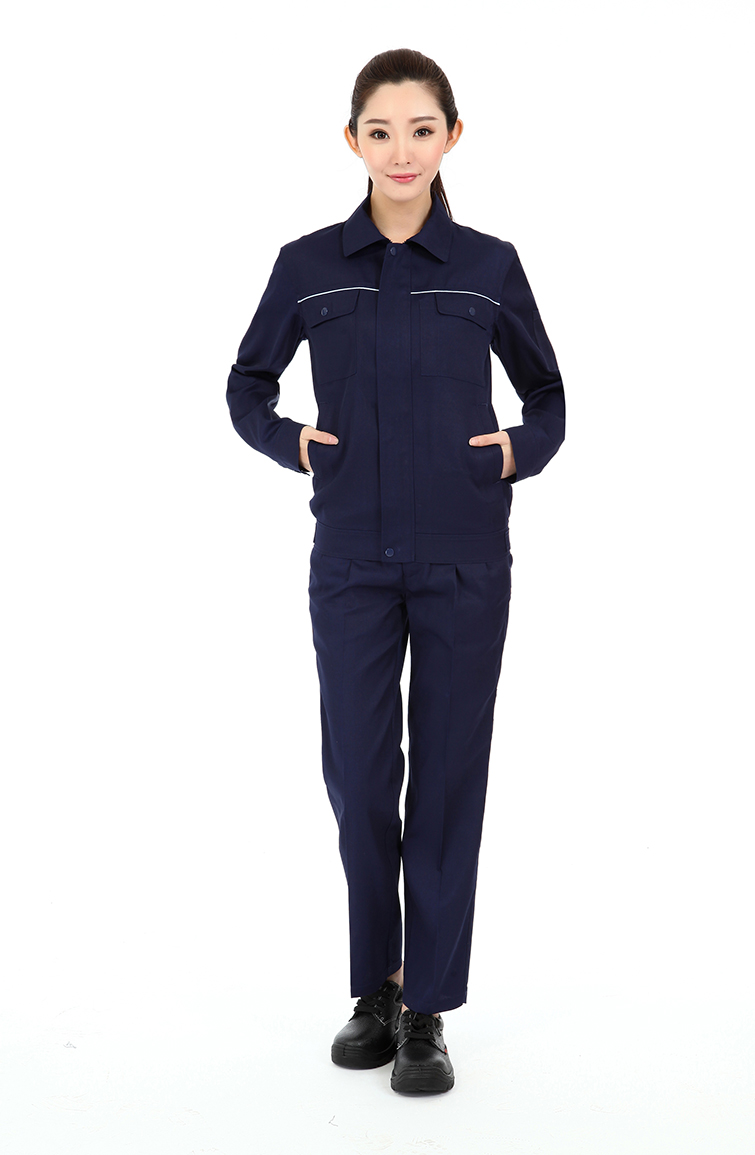 柯橋柯北的中國(guó)輕紡城逐漸成為我國(guó)服裝龍頭市場(chǎng)